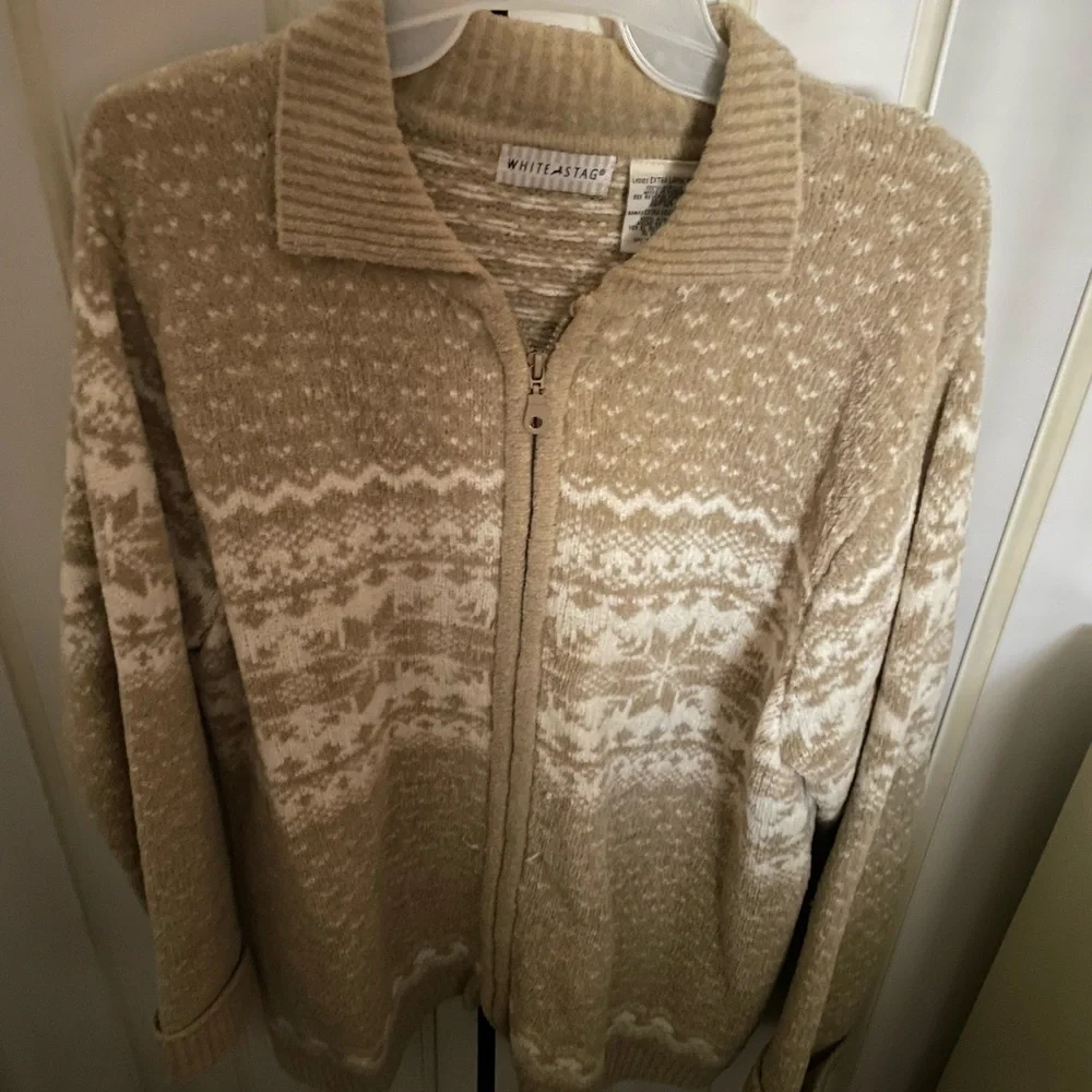 Sweater - Picture 1 of 3